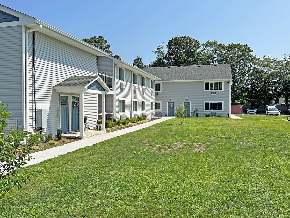 Apartments for Rent in Sayville Brookwood at Sayville